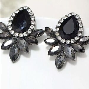 BLACK CRYSTAL STATEMENT POST EARRINGS #111
